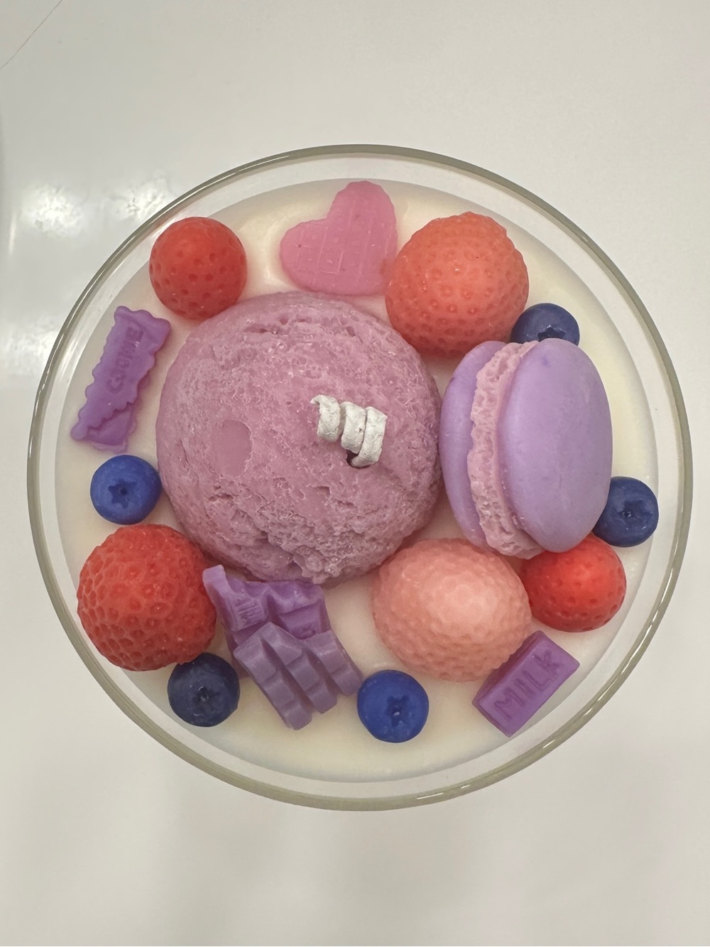 🕯️🍓Strawberry Açaí Dessert Style Candle - Picture 2 of 2